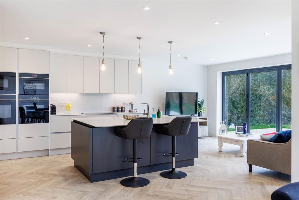 Property photo 2 of 25 825A5791-Hdr.Jpg