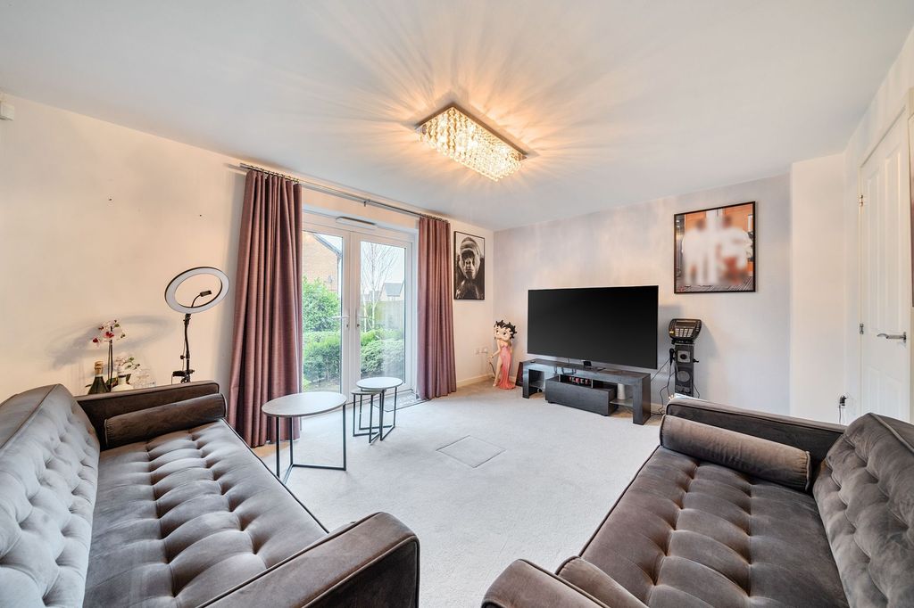 Property photo 3 of 19