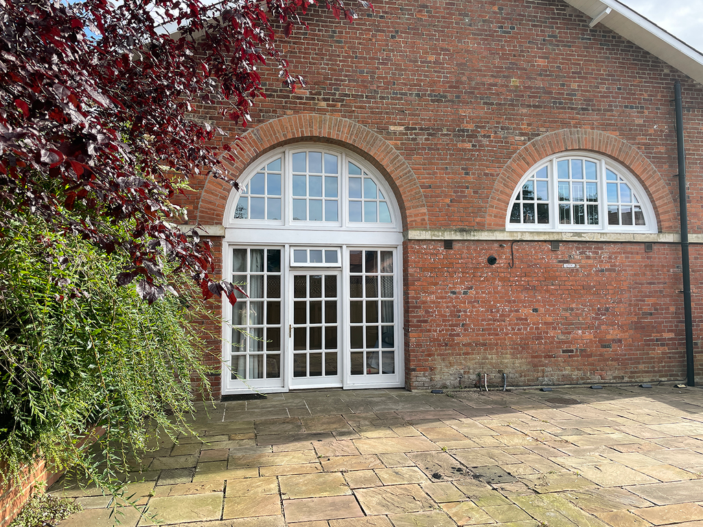 Property photo 2 of 21