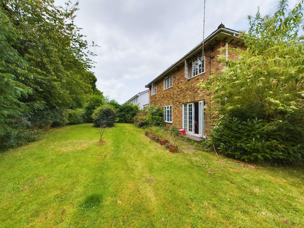 Property photo 3 of 17 Garden