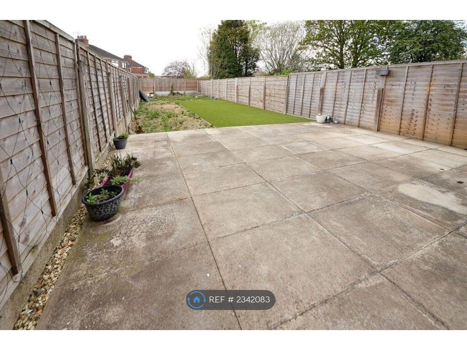Property photo 2 of 25