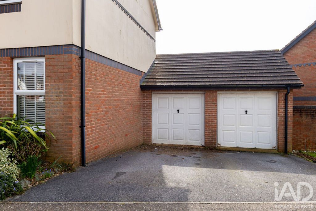 Property photo 2 of 31