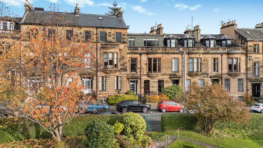 Property photo 1 of 27 5-Print-20 Victoria Crescent Road Flat 2_54