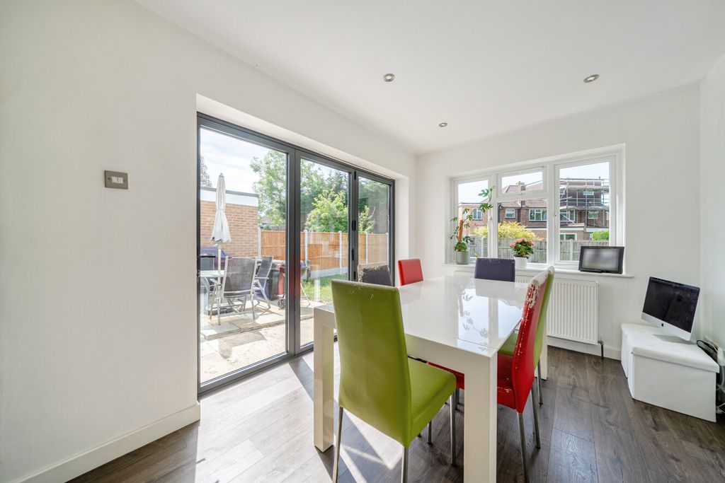 Property photo 3 of 21 1464823-16-6A104F...