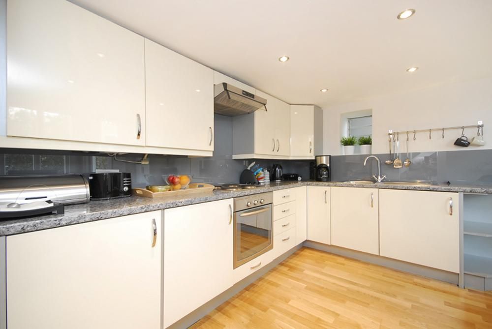 Property photo 2 of 5 2c30900Db3Be61841Cdf7Cb948A3E9d384F53806.1000x669.