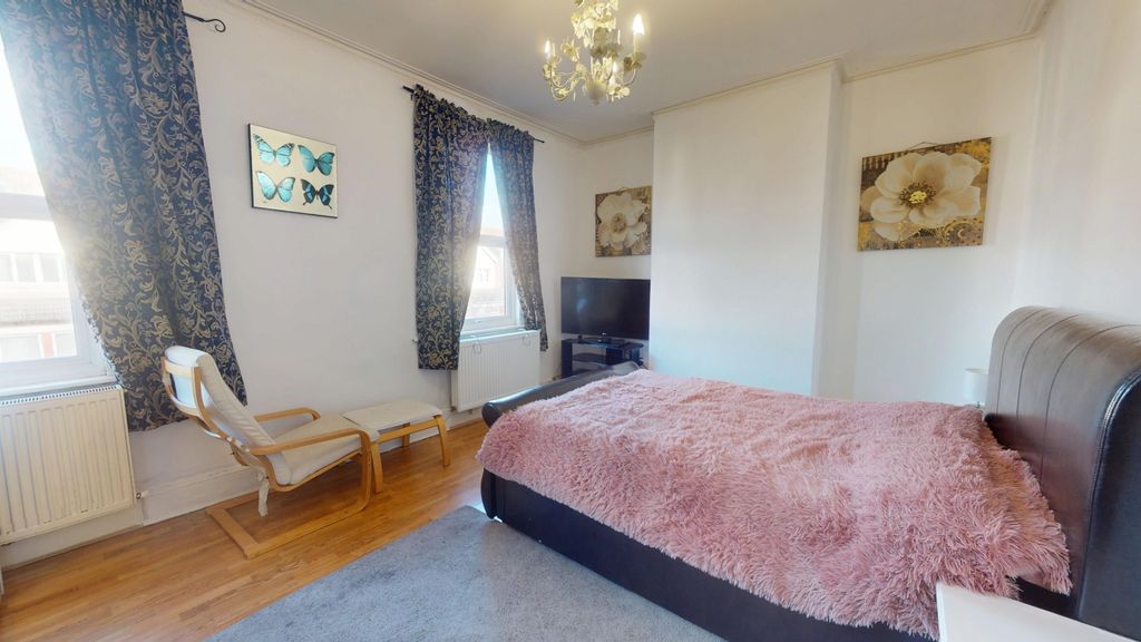 Property photo 2 of 4 12-Beatrice-Avenue-12102025_111934