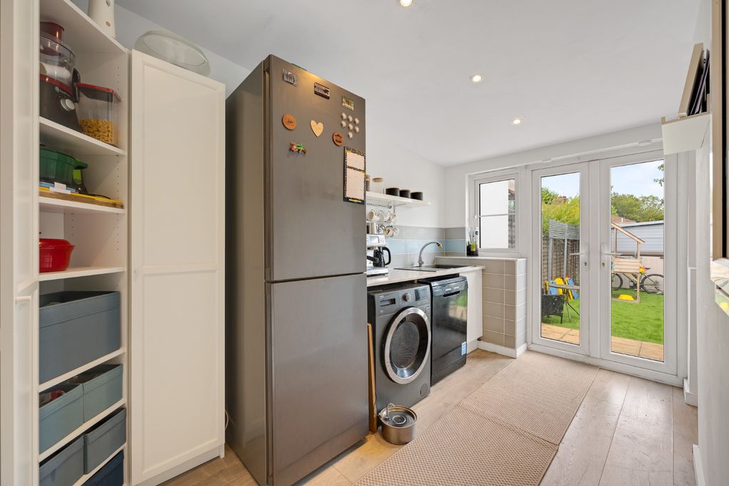 Property photo 3 of 13 5259084