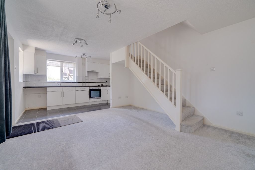 Property photo 2 of 13 4247372
