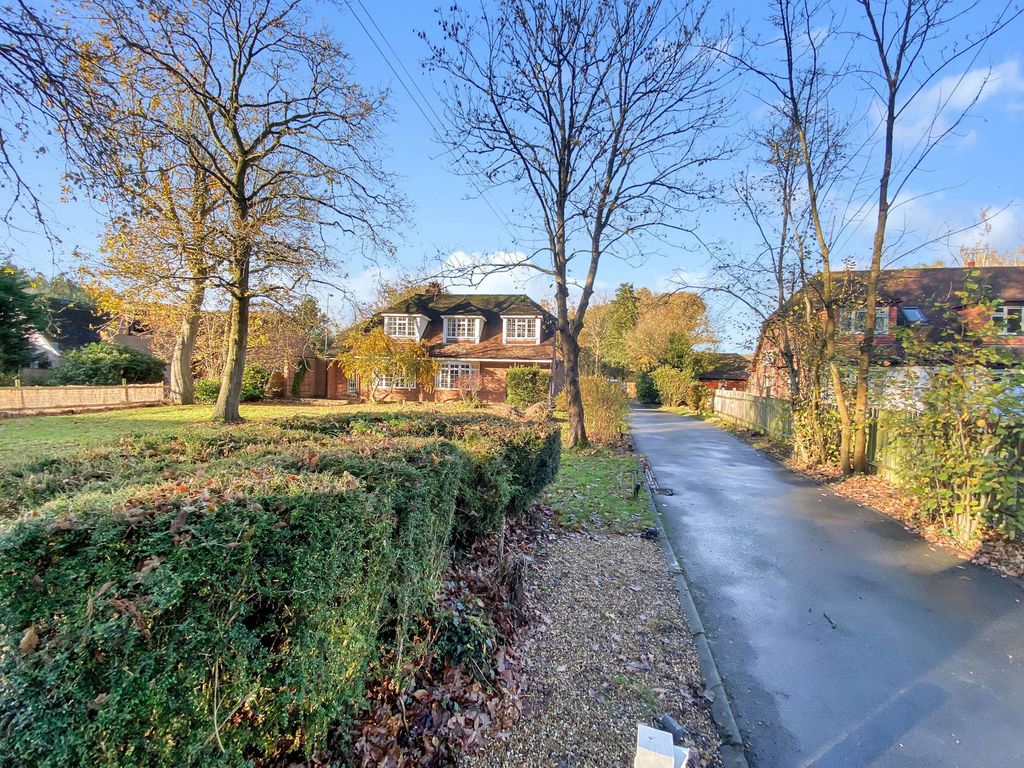 Property photo 1 of 28