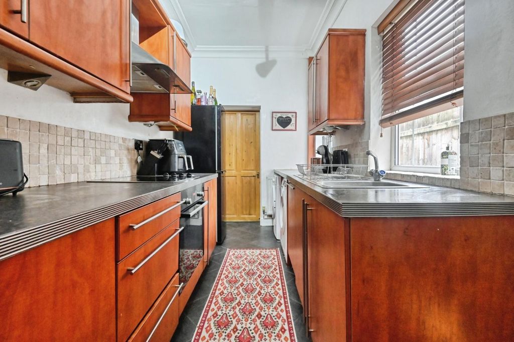 Property photo 3 of 22 16Pen7.Jpg