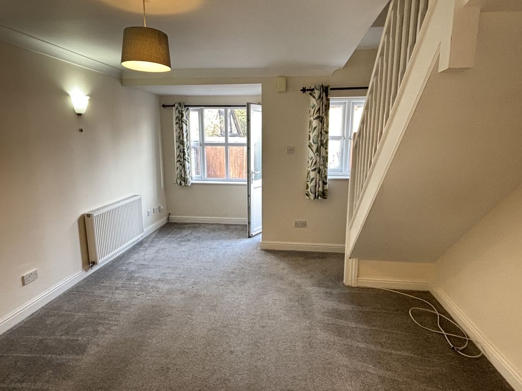 Property photo 3 of 14 Img_8240