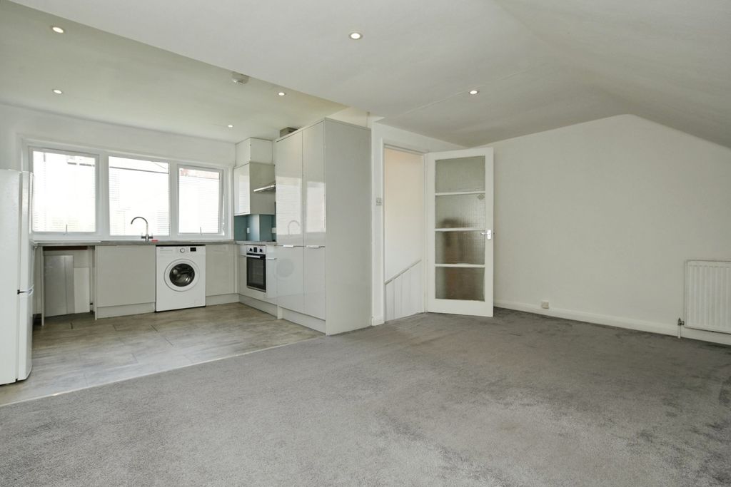 Property photo 2 of 15 Pbox-Img.Jpg