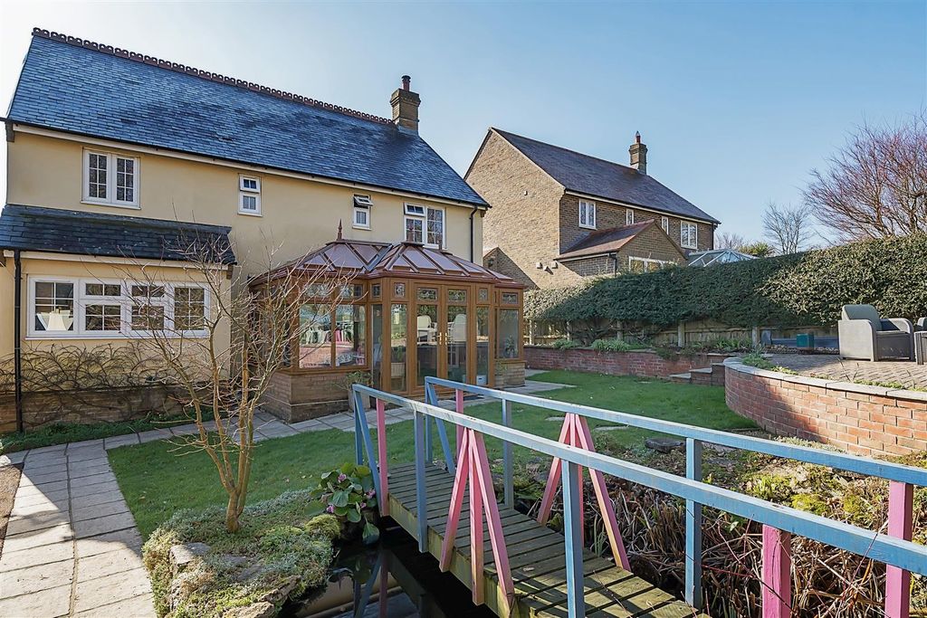 Property photo 2 of 26 Rear Garden