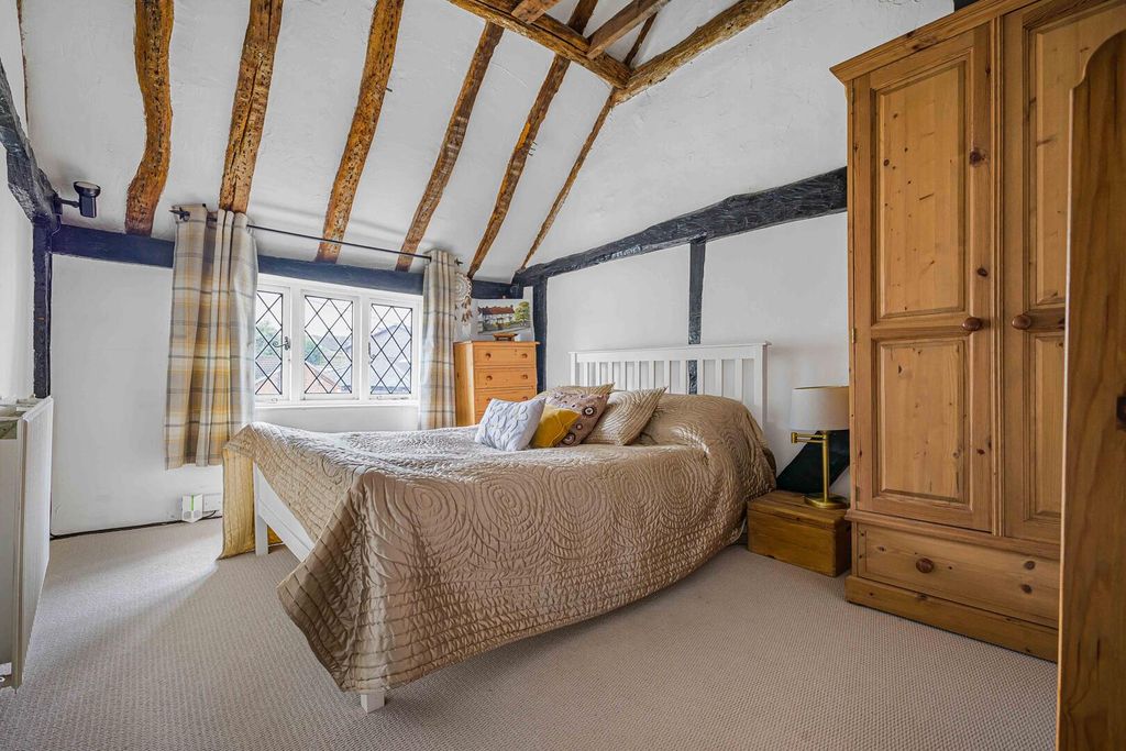 Property photo 2 of 10 Bedroom