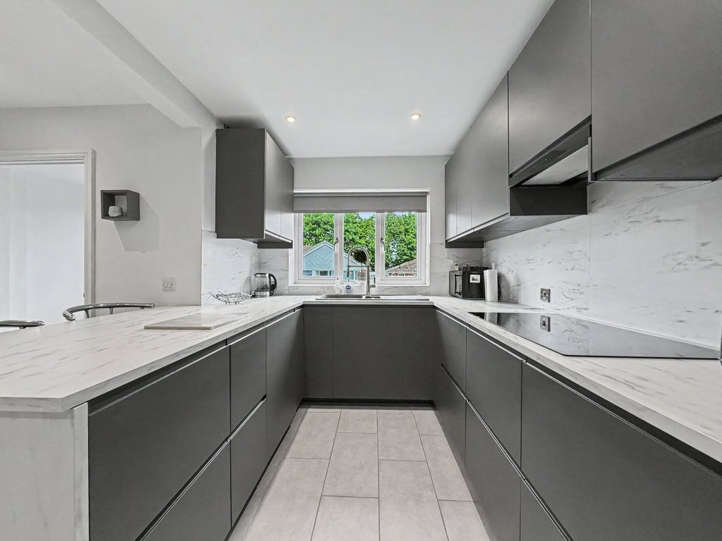 Property photo 3 of 23