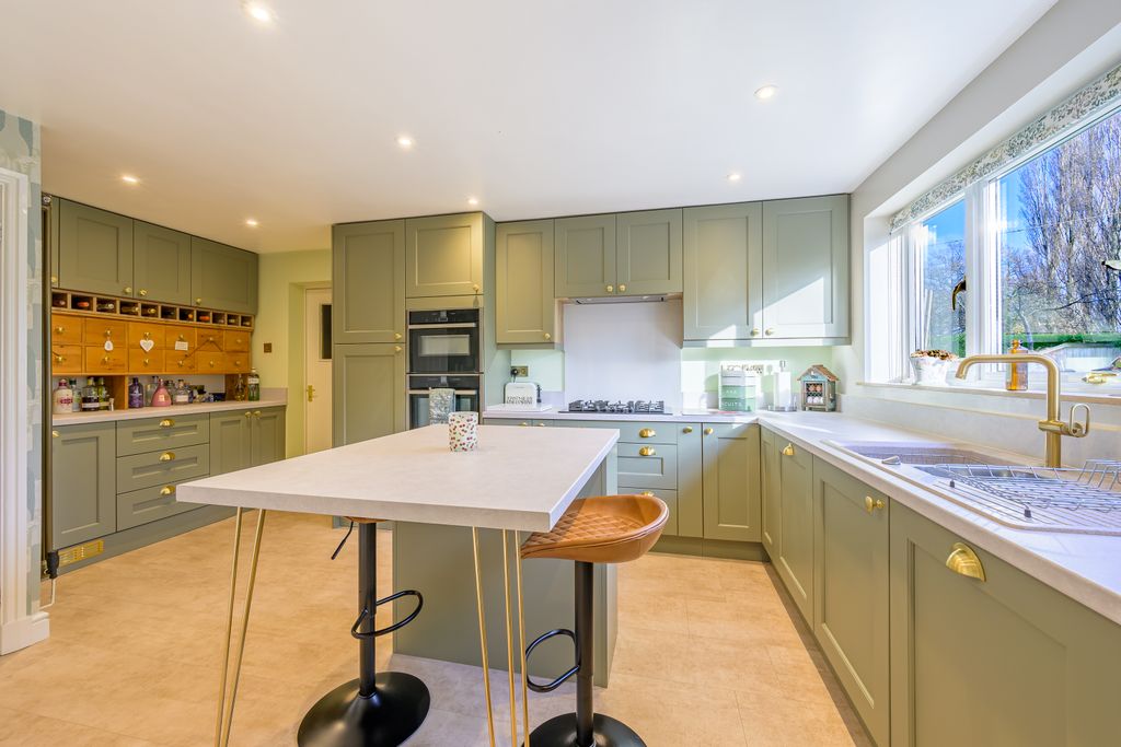 Property photo 3 of 35 Kitchen