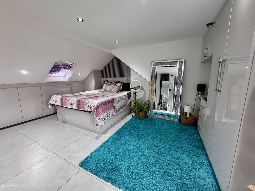 Additional image 15 of 4 bed semi-detached house for saleWeymouth Road, Hayes UB4