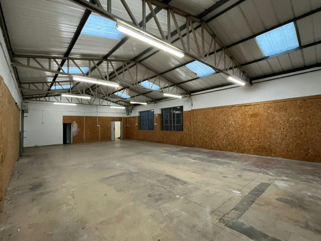 Property photo 2 of 6 c7848F5E-9E2d-4c81-935A-8521A7F1c837.Jpg