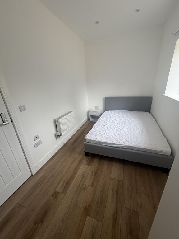 Property photo 1 of 16 Room 2 (2)