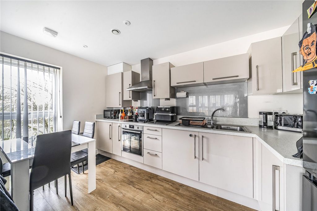 Property photo 2 of 13 Picture No. 10