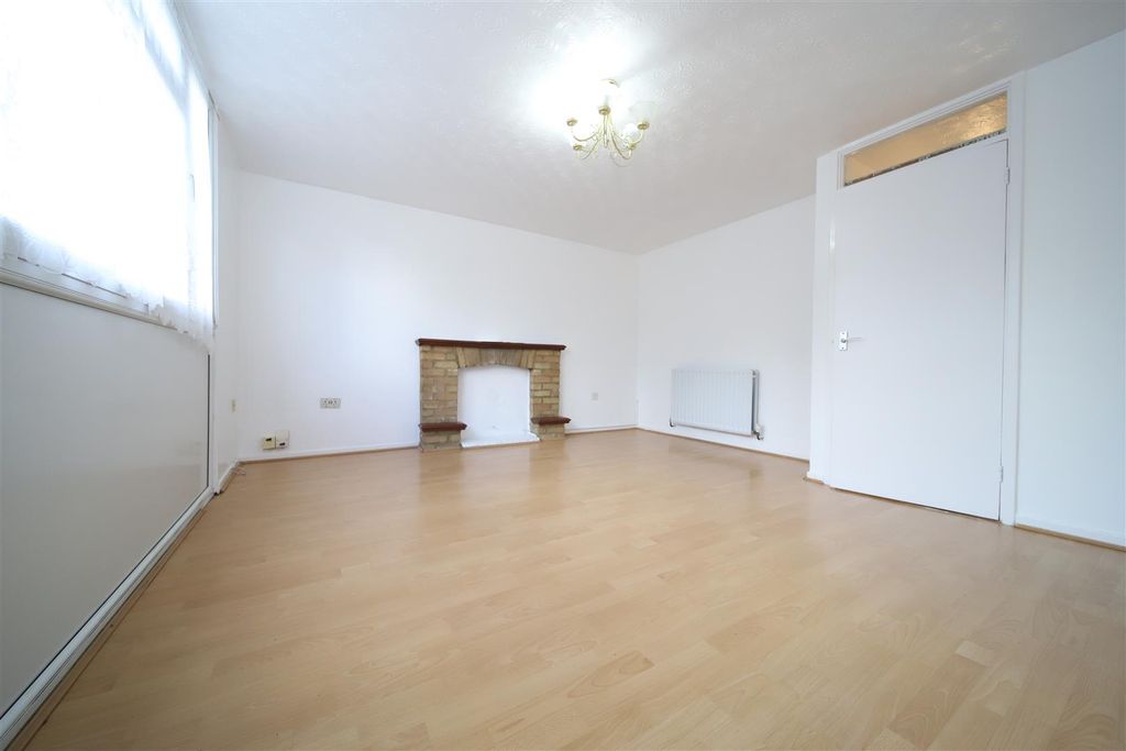 Property photo 3 of 11 4.Jpg