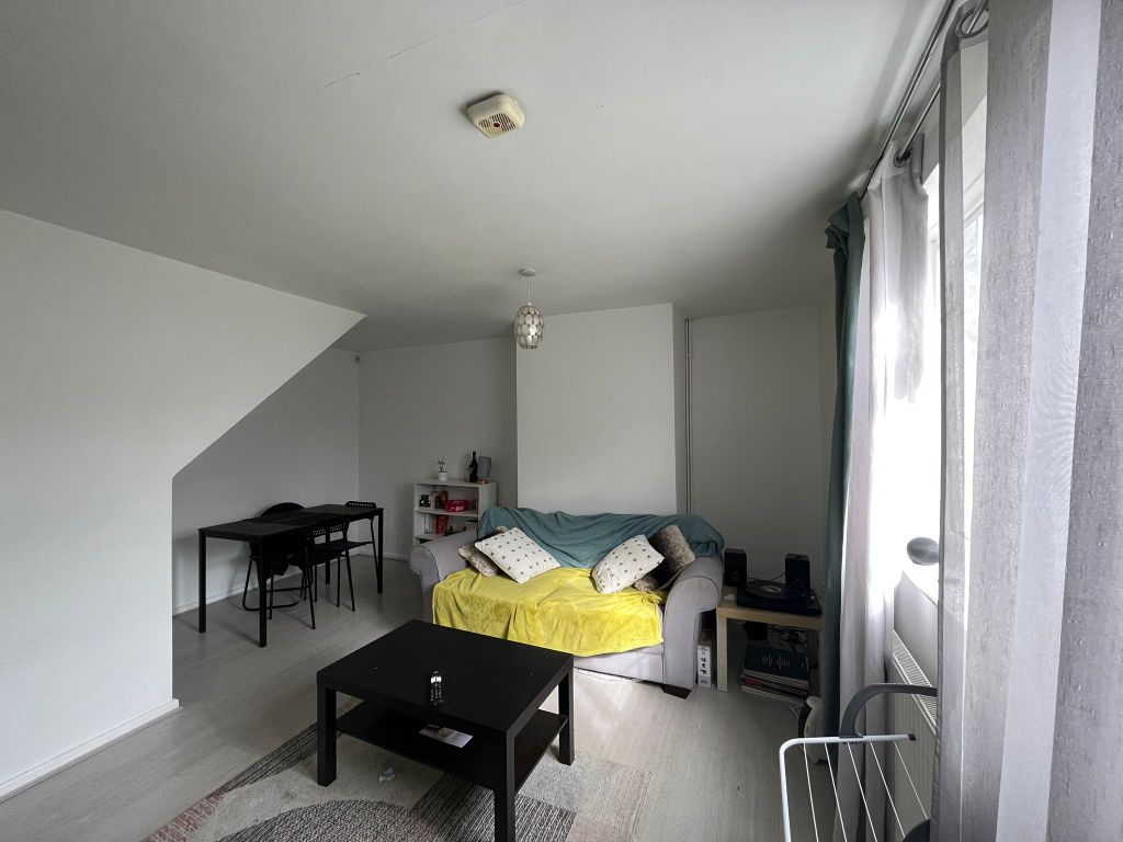 Property photo 1 of 12 Lounge