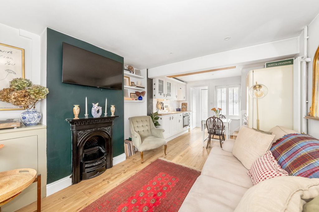 Property photo 2 of 14