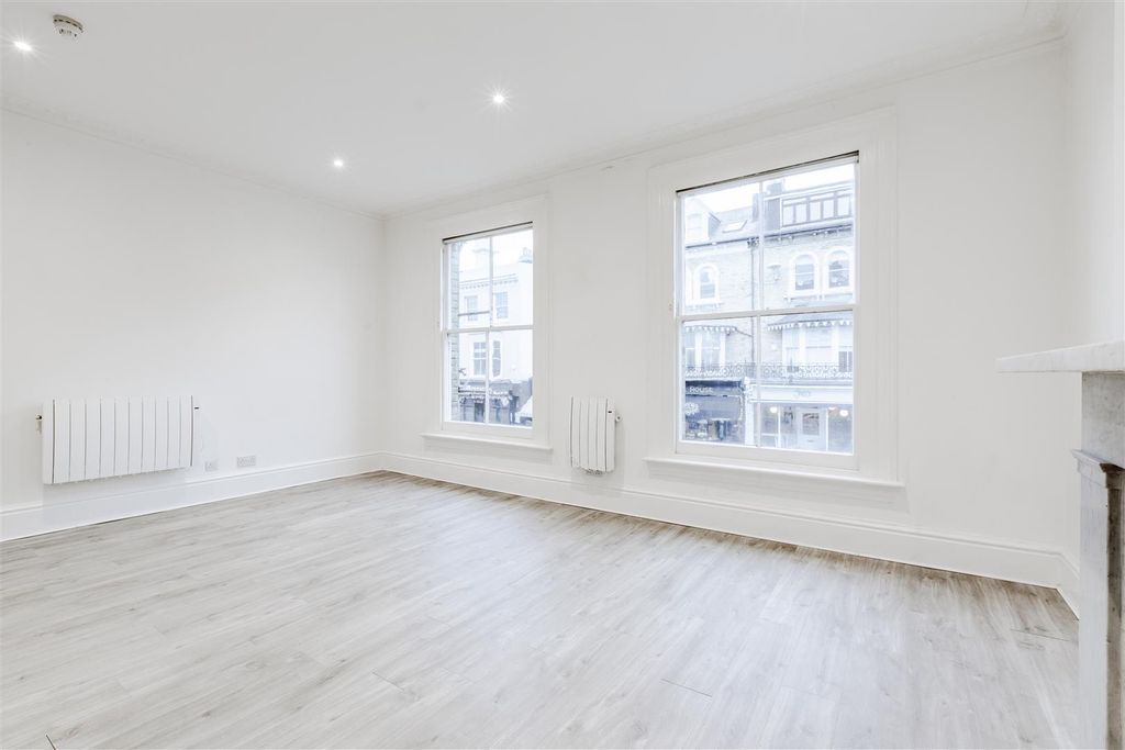 Property photo 3 of 7 Studio