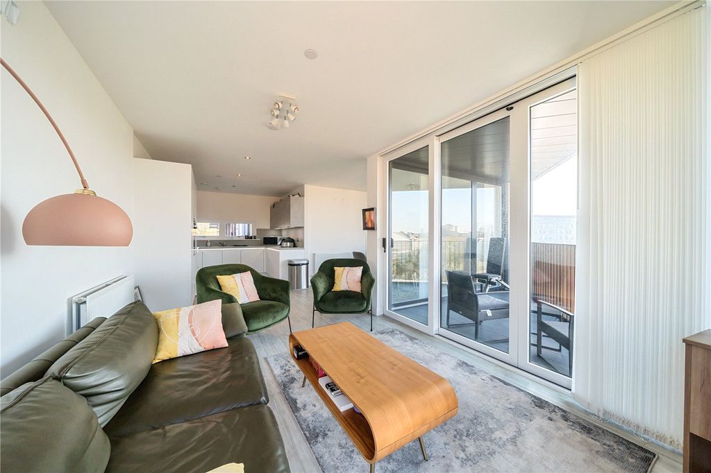 Property photo 2 of 19 Picture No. 14