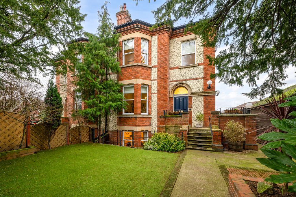 Property photo 2 of 41