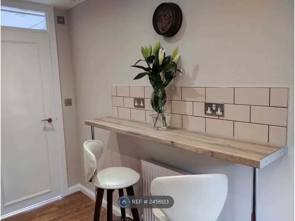 Property photo 3 of 18 Kitchen