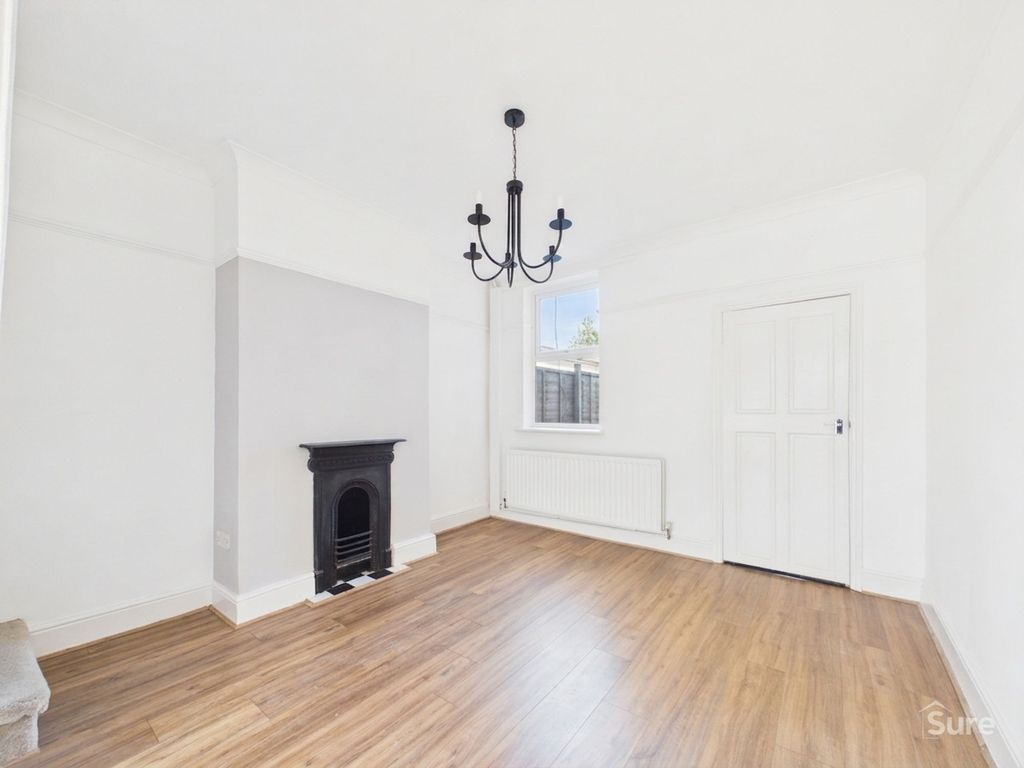 Property photo 3 of 11 Dining Area