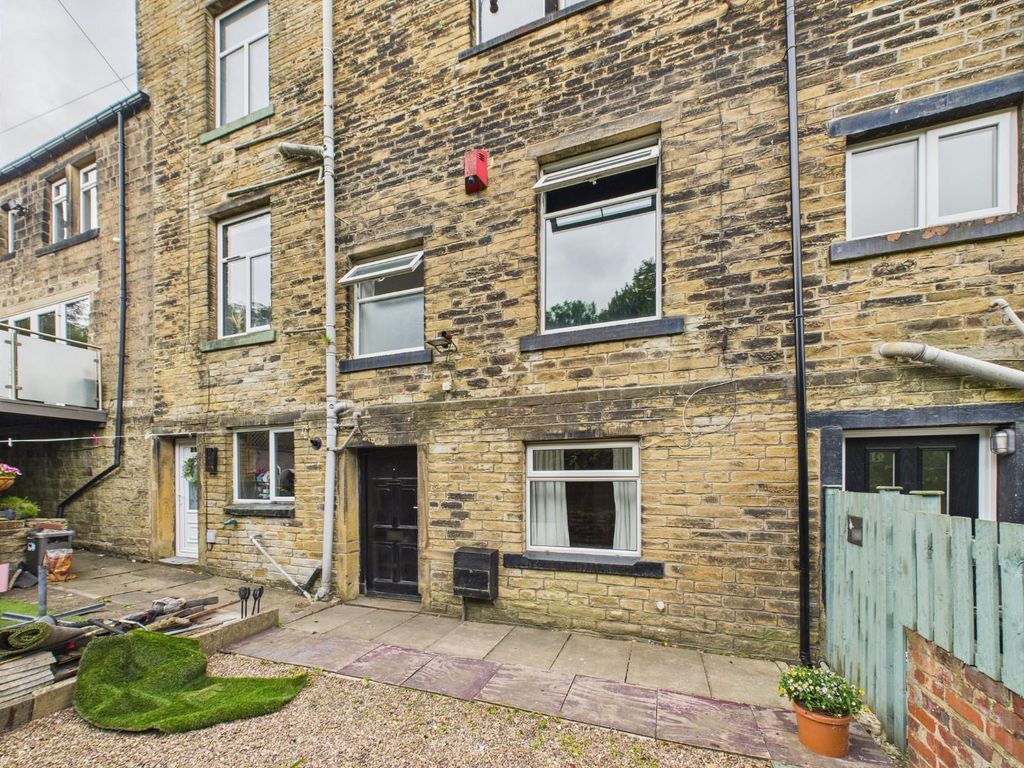 Property photo 1 of 7 Cam04899G0-Pr0146-Still006.Jpg