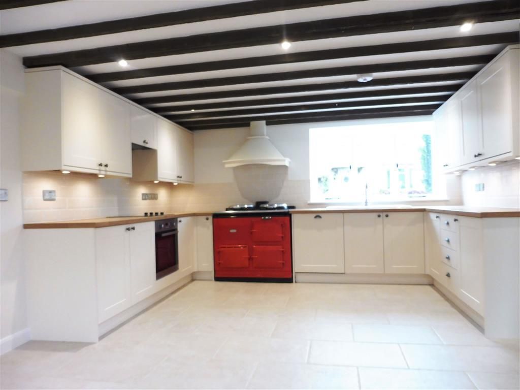 Property photo 2 of 10 Kitchen