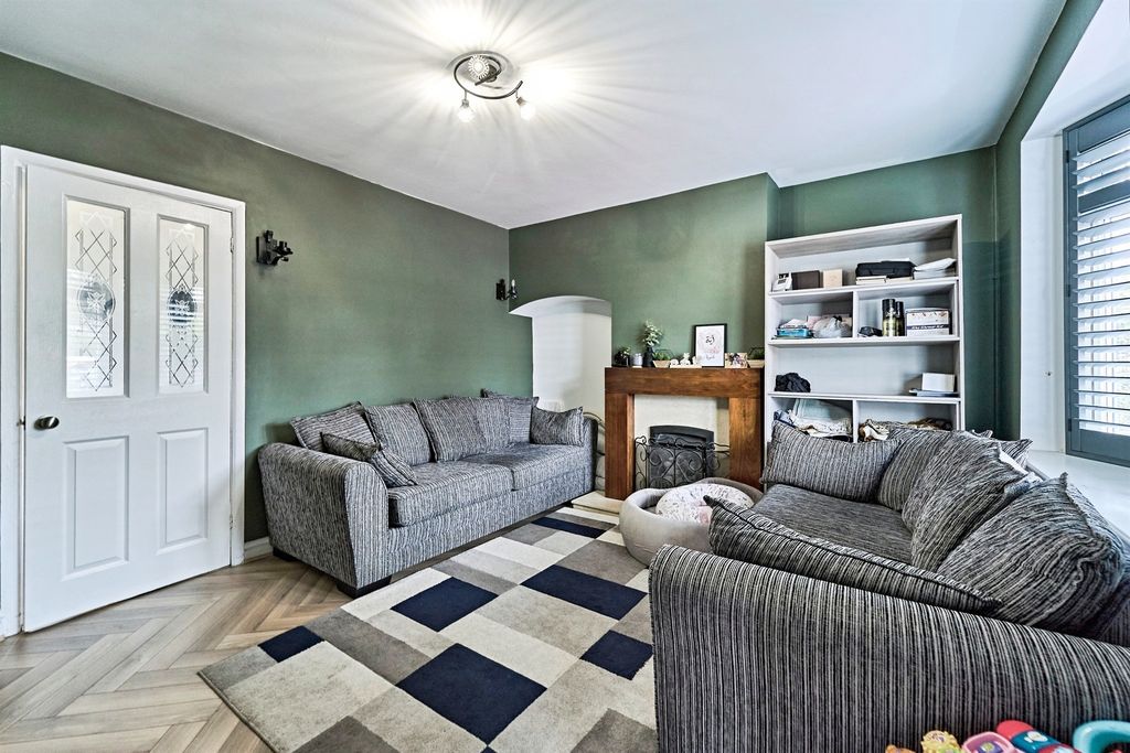 Property photo 2 of 17