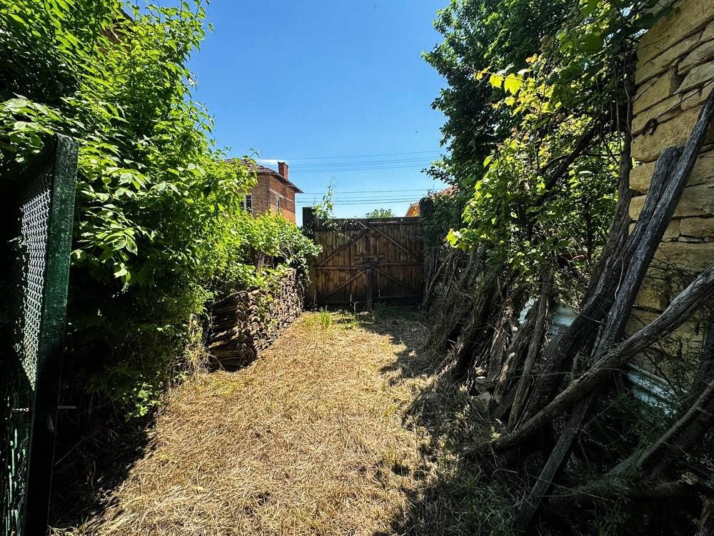 Property photo 1 of 23