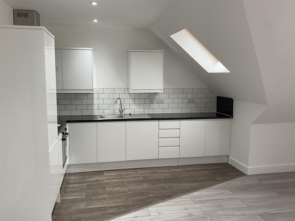 Property photo 2 of 6 A9Eylq0Et%Oikx5Qihdtfg.Jpg