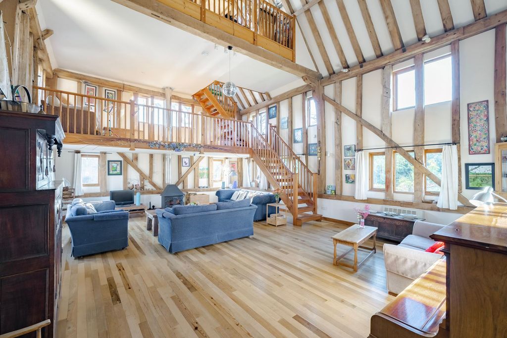 Property photo 2 of 29