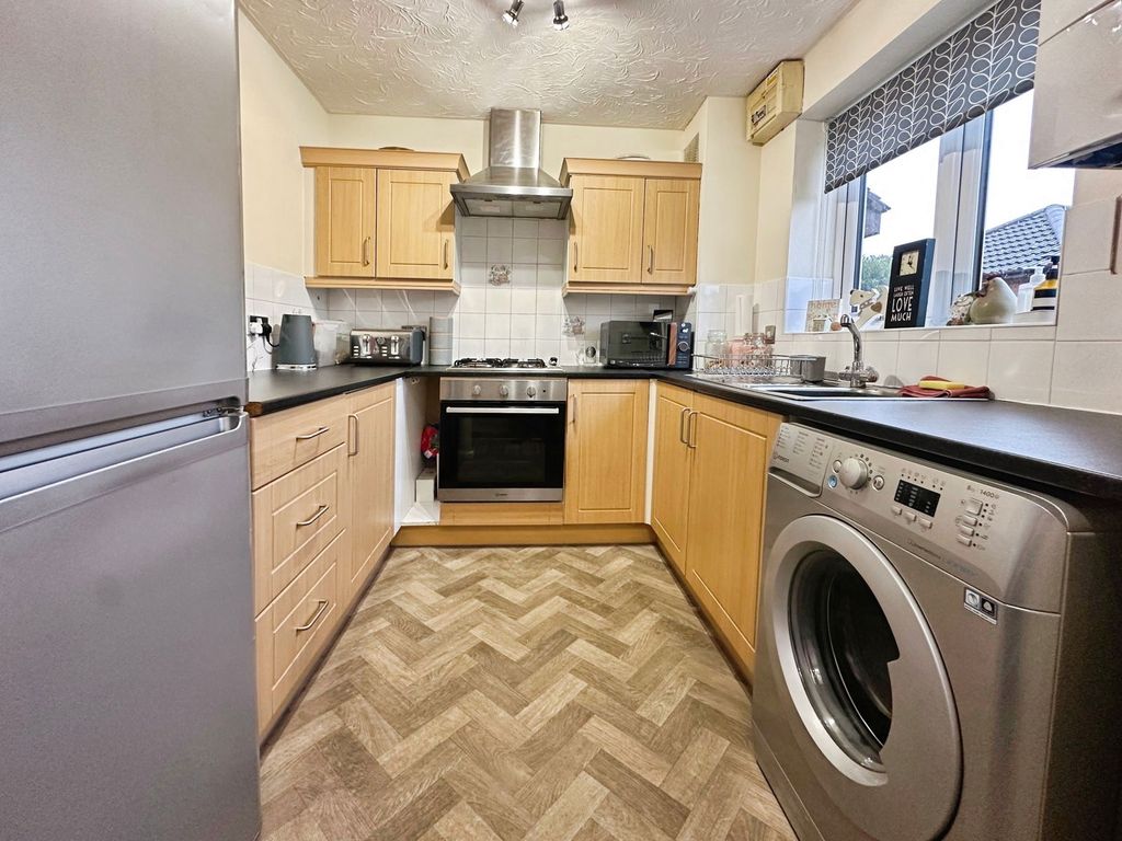 Property photo 2 of 9