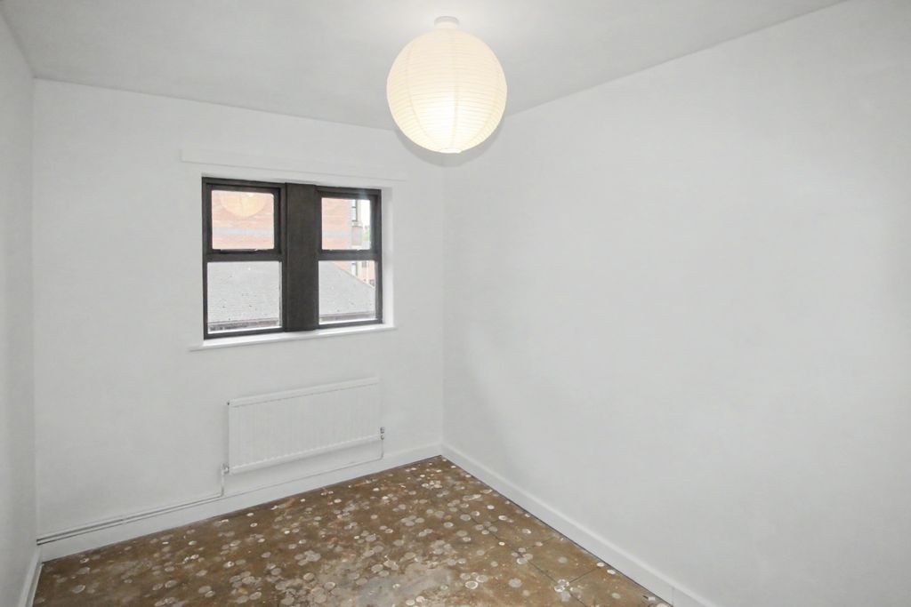 Property photo 3 of 10 Flat 5, Clarendon Court, Dickinson Street, Wakefield, West Yorkshire, Wf1 3Le