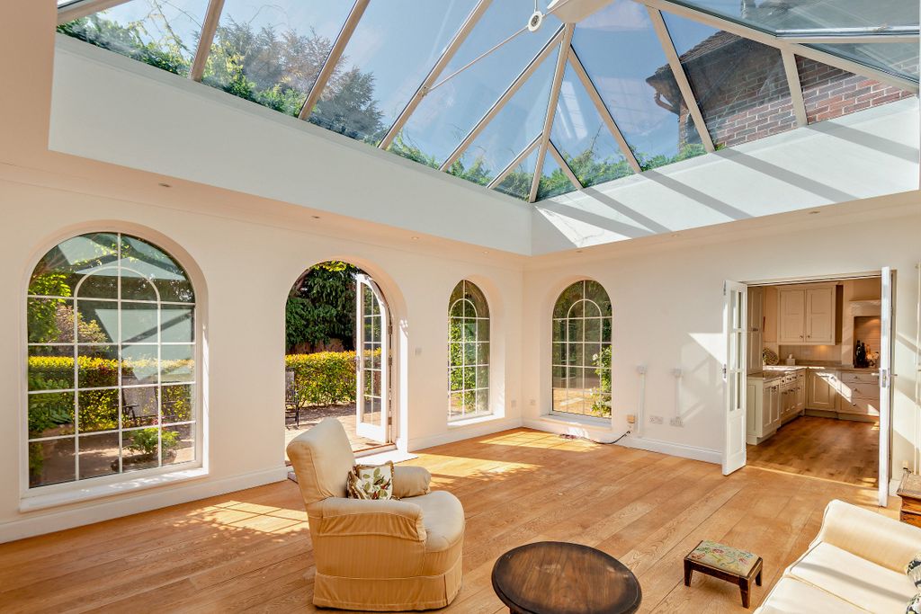 Property photo 3 of 19 Orangery