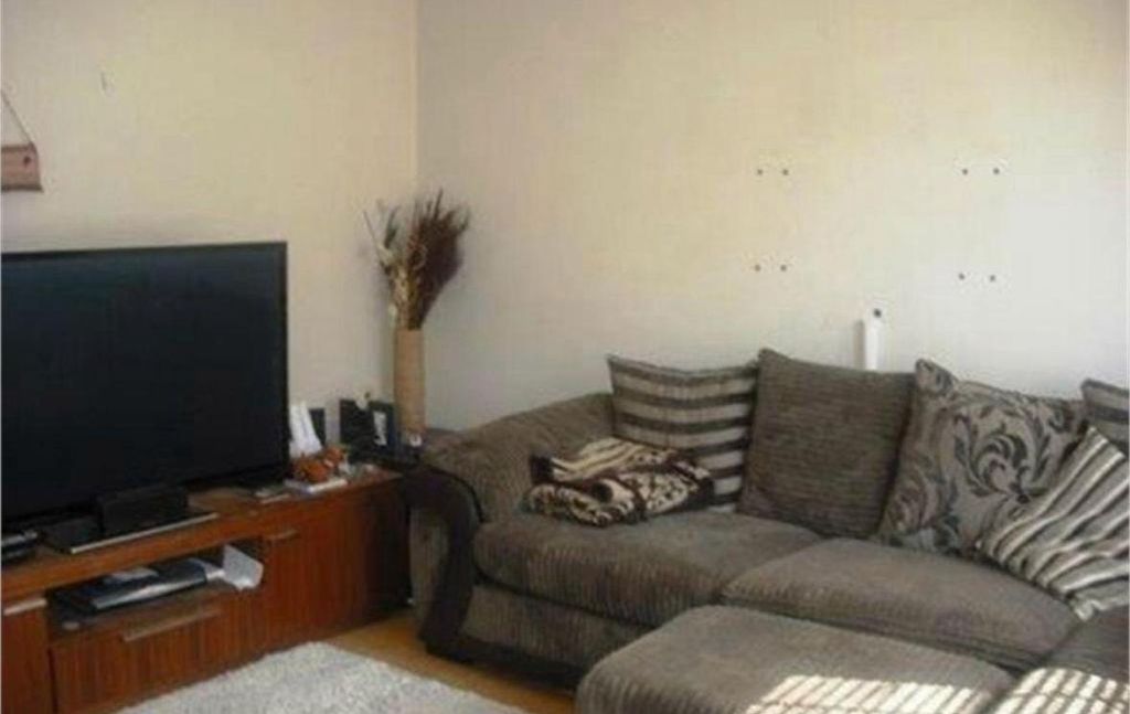 Property photo 2 of 7 Lounge