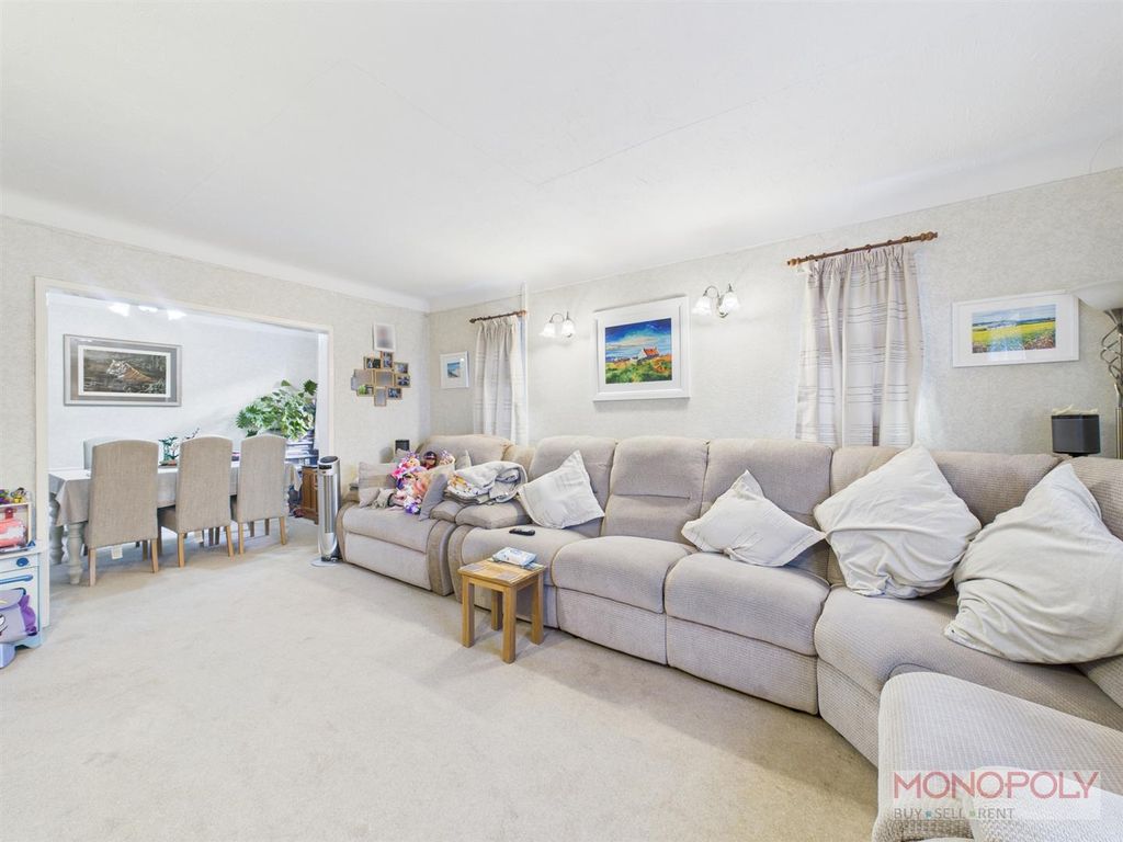 Property photo 2 of 17 Cam01943G0-Pr0595-Still007.Jpg