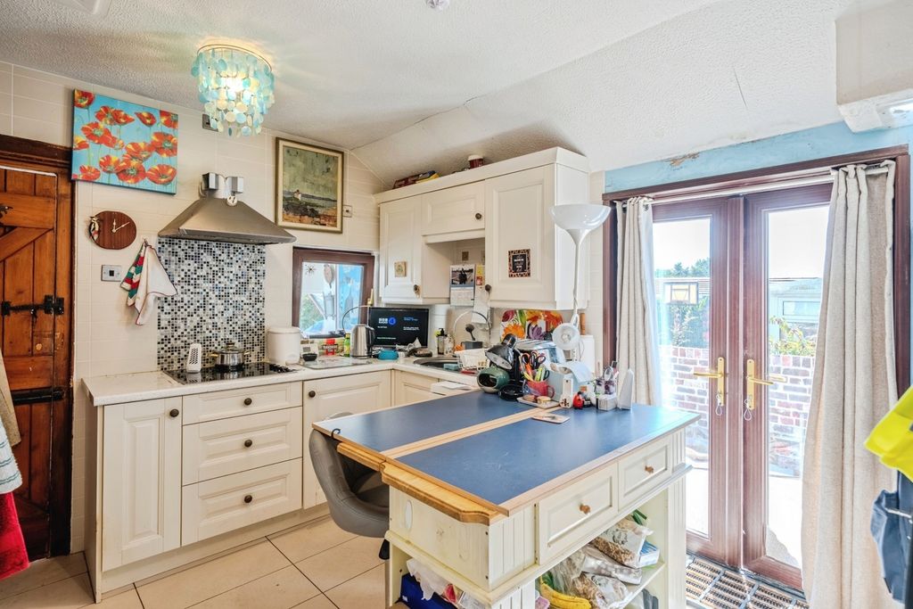 Property photo 3 of 24 Pbox-Img.Jpg