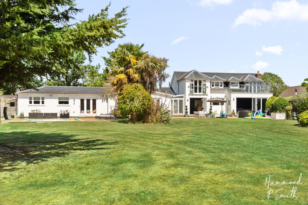 Property photo 1 of 39