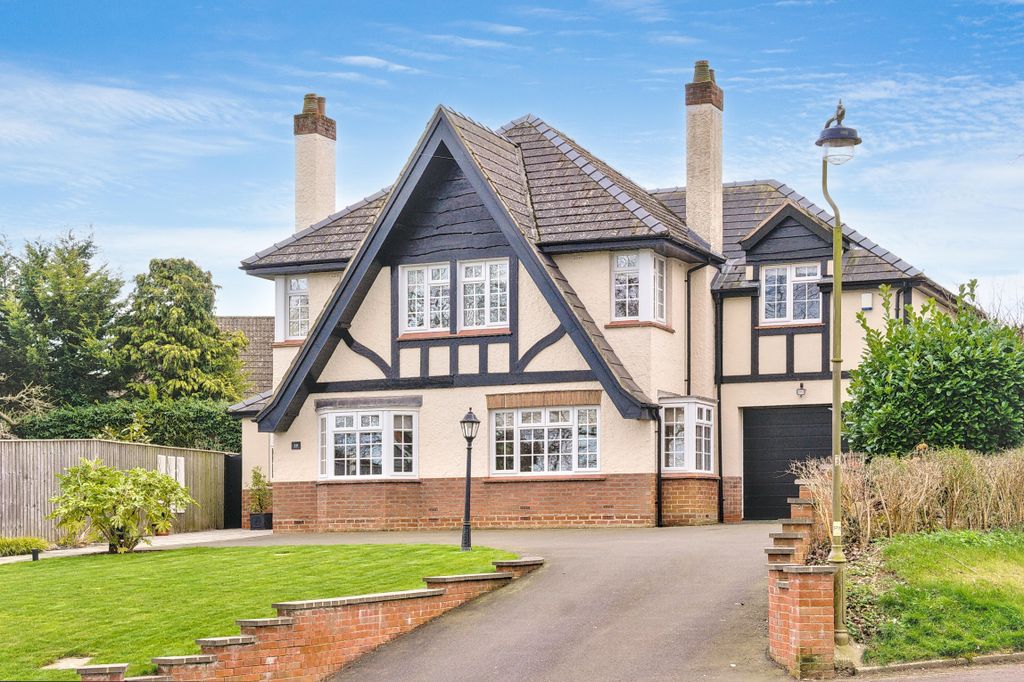 Property photo 1 of 43