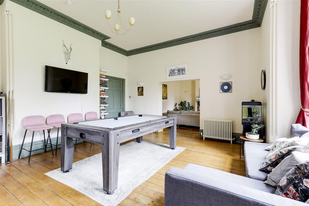 Property photo 3 of 28