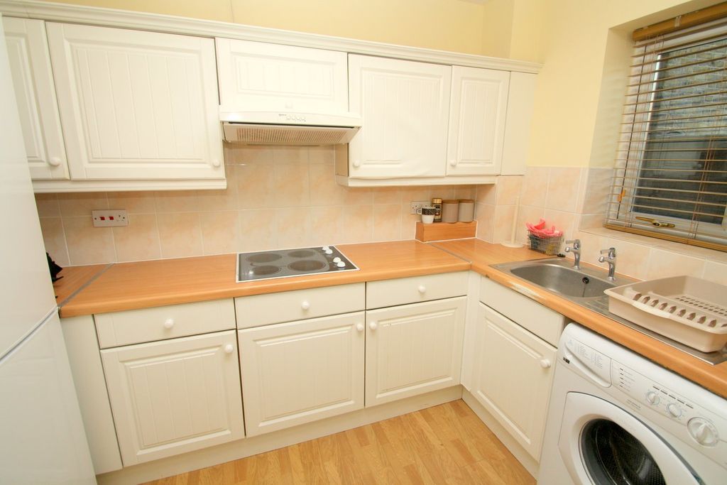 Property photo 2 of 8