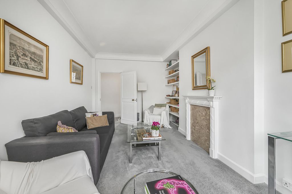 Property photo 3 of 13 Living Room