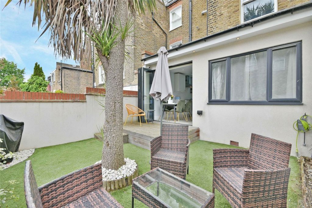 Property photo 2 of 18 Picture No. 26